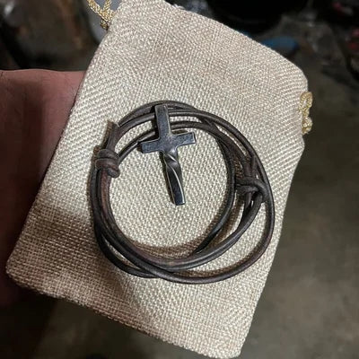 Handgemacht - Kreuz-Halskette