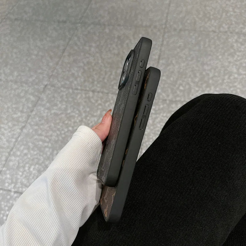 LUXE LV GROSS LOGO IPHONE HÜLLE