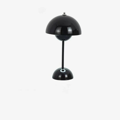 Schwarze Retro-Tischlampe mit glänzendem Fuß