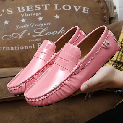 Elegante Damenmokassins mit flacher, lackierter Oberfläche – Orthopädischer Komfort trifft stilvolles Design!