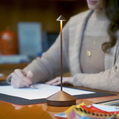 Wiederaufladbare Tischlampe Kreative Esszimmer Touch Led Pina pro Tischlampe Hotel Bar Kaffee Schreibtischlampe Dekorative Schreibtischlampe