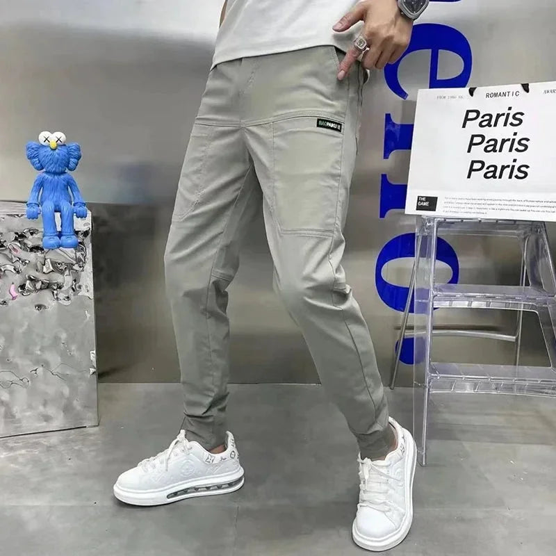 Hochelastische Herrenhose – vielseitiger Komfort trifft auf urbanen Stil!