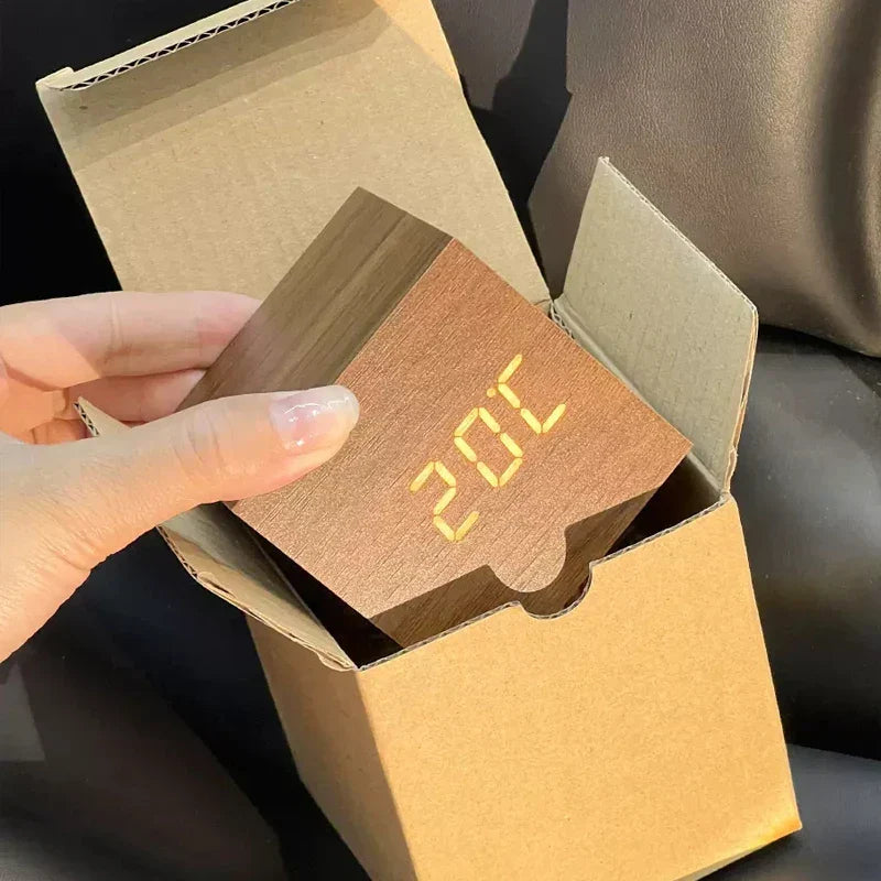 Hölzerner LED-Wecker mit Temperaturanzeige, digitaler Uhrzeit-Anzeige und minimalistischem Design – Perfekt für Schlafzimmer und Büro