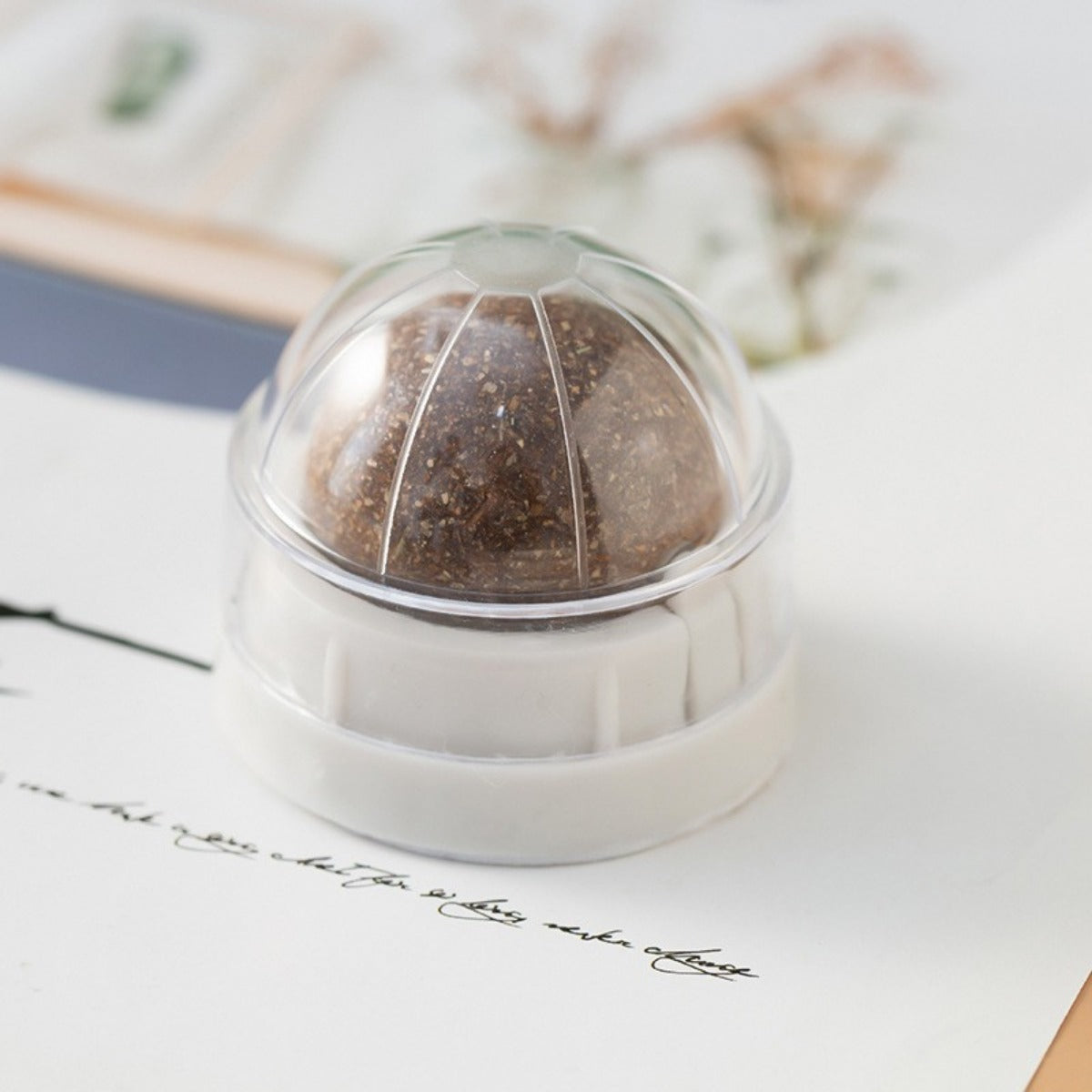 Sandsberg | Zähneknirschende, bissfeste Katzenminzebällchen